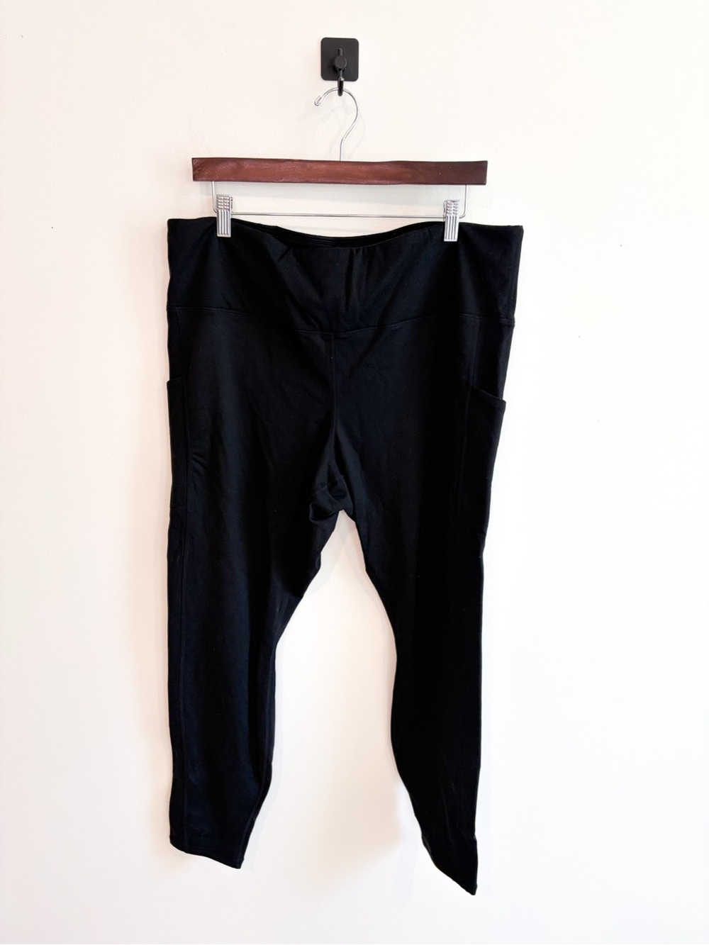 Fabletics Women’s Cold Weather High Waisted Pocket Leggings Black Plus Size 4X